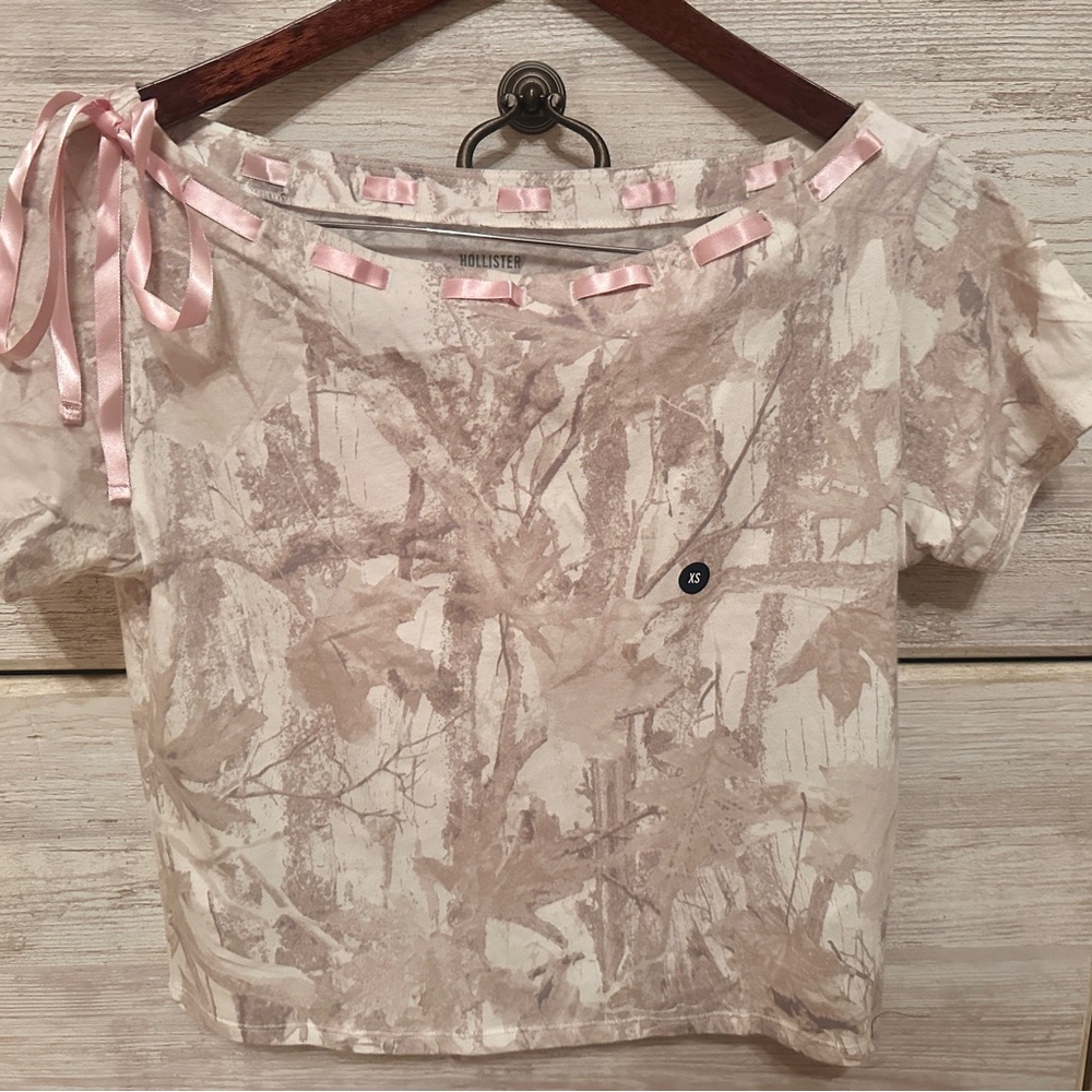 Hollister Blush Pink Camo Ribbon-Trim Cropped Tee XS